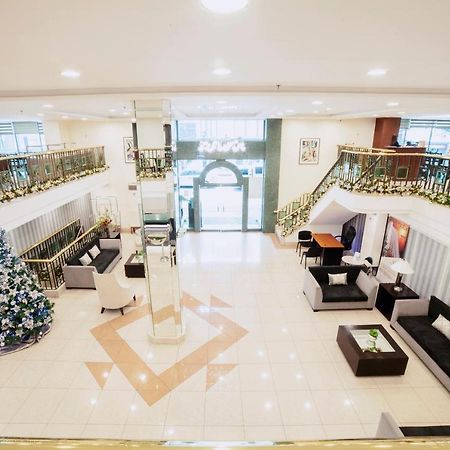 The Charter House Hotel Makati City Стая снимка
