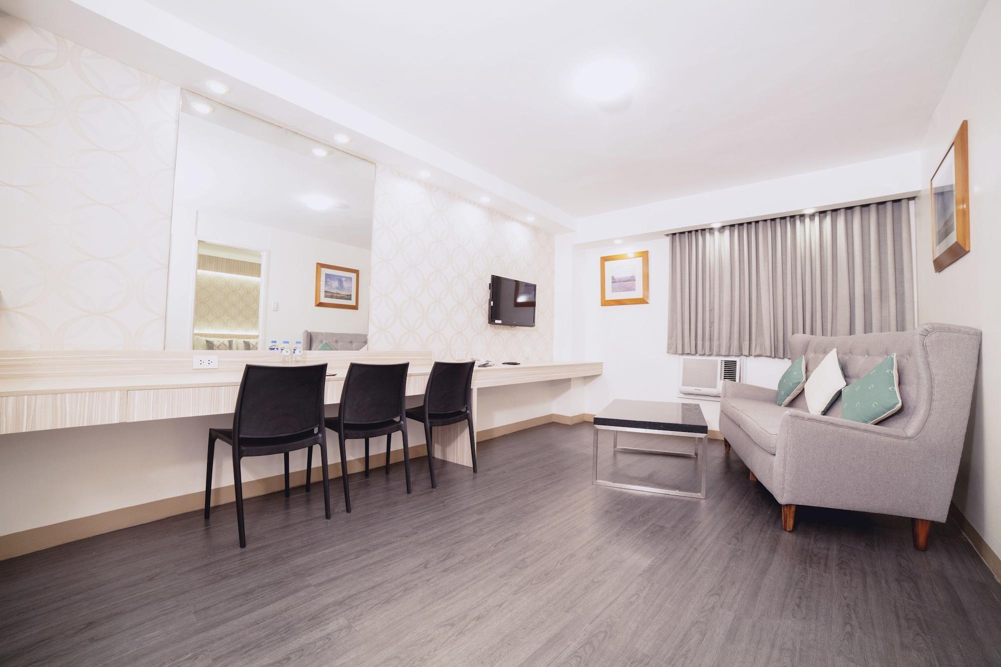 The Charter House Hotel Makati City Екстериор снимка