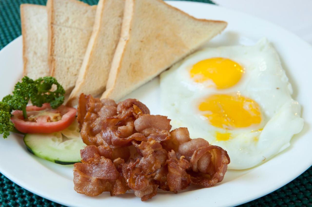 The Charter House Hotel Makati City Екстериор снимка
