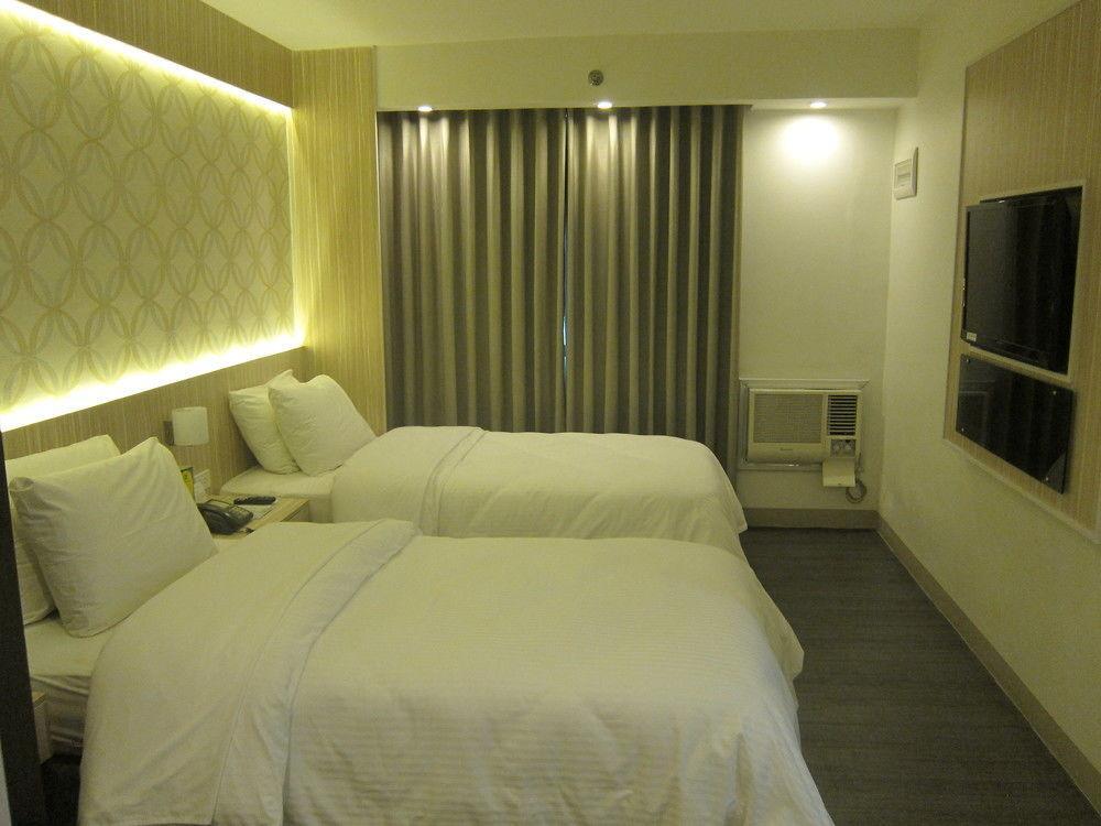 The Charter House Hotel Makati City Екстериор снимка