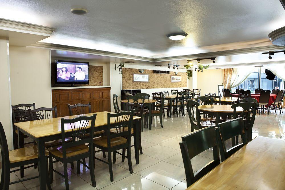 The Charter House Hotel Makati City Екстериор снимка