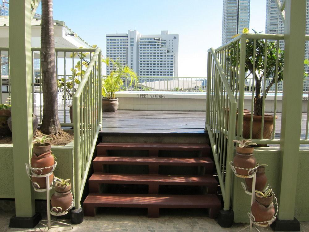 The Charter House Hotel Makati City Екстериор снимка