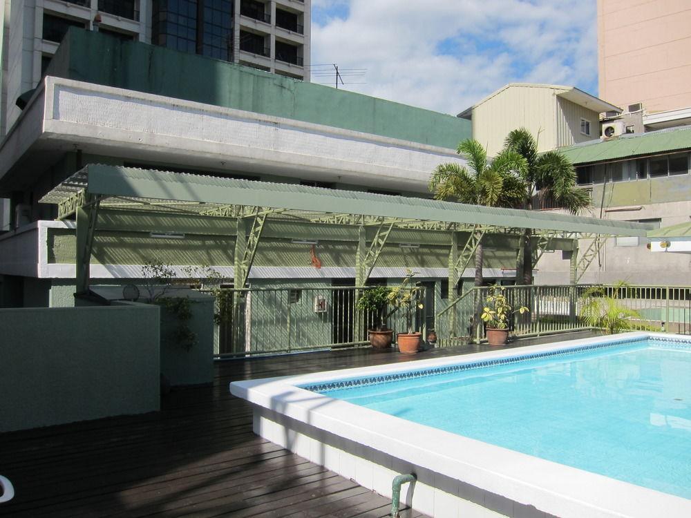 The Charter House Hotel Makati City Екстериор снимка