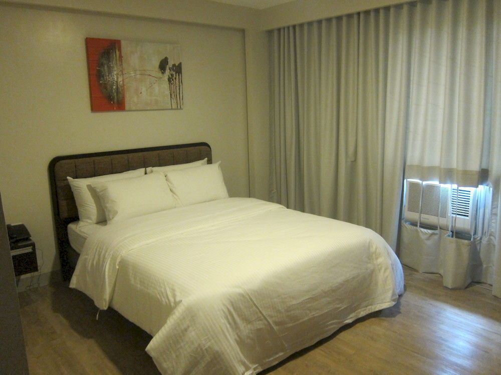 The Charter House Hotel Makati City Екстериор снимка