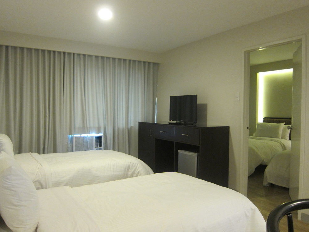 The Charter House Hotel Makati City Екстериор снимка