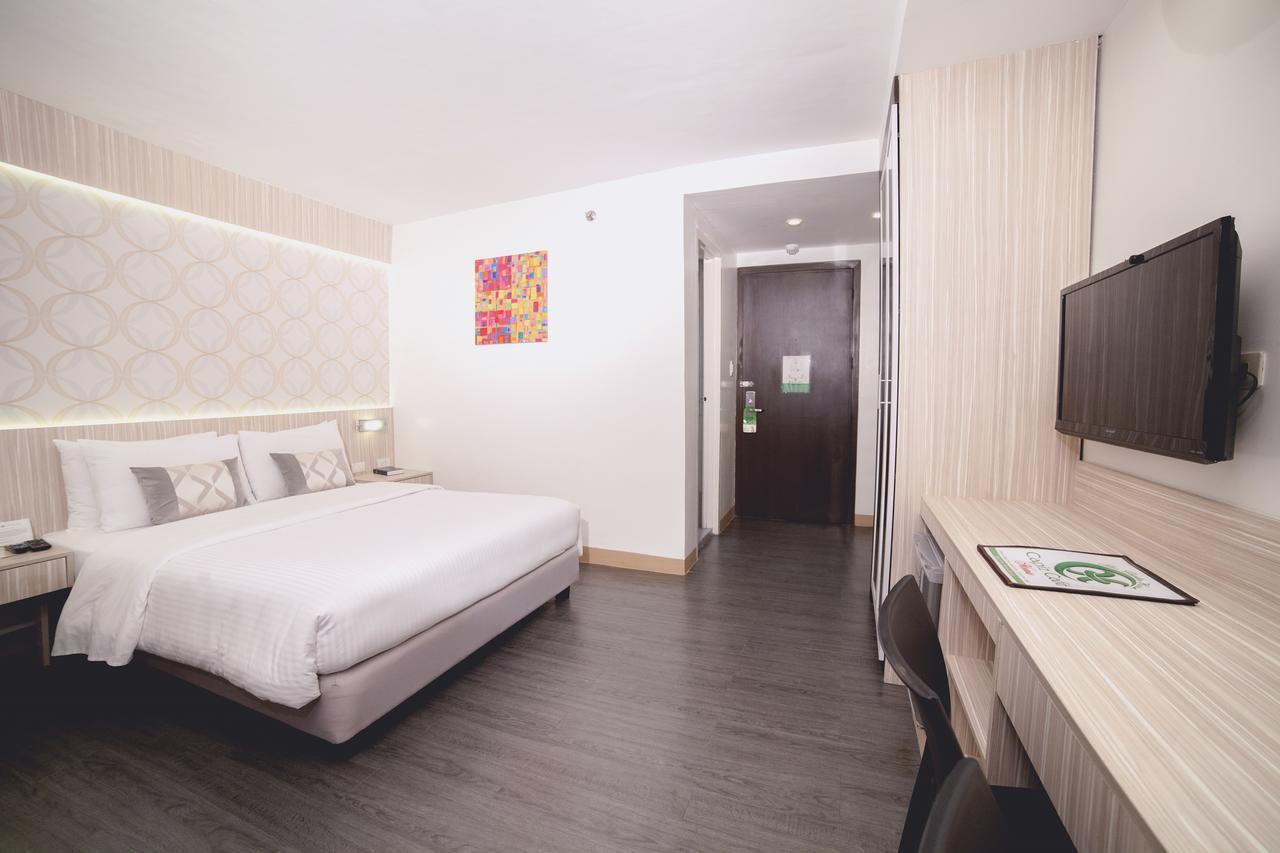 The Charter House Hotel Makati City Екстериор снимка