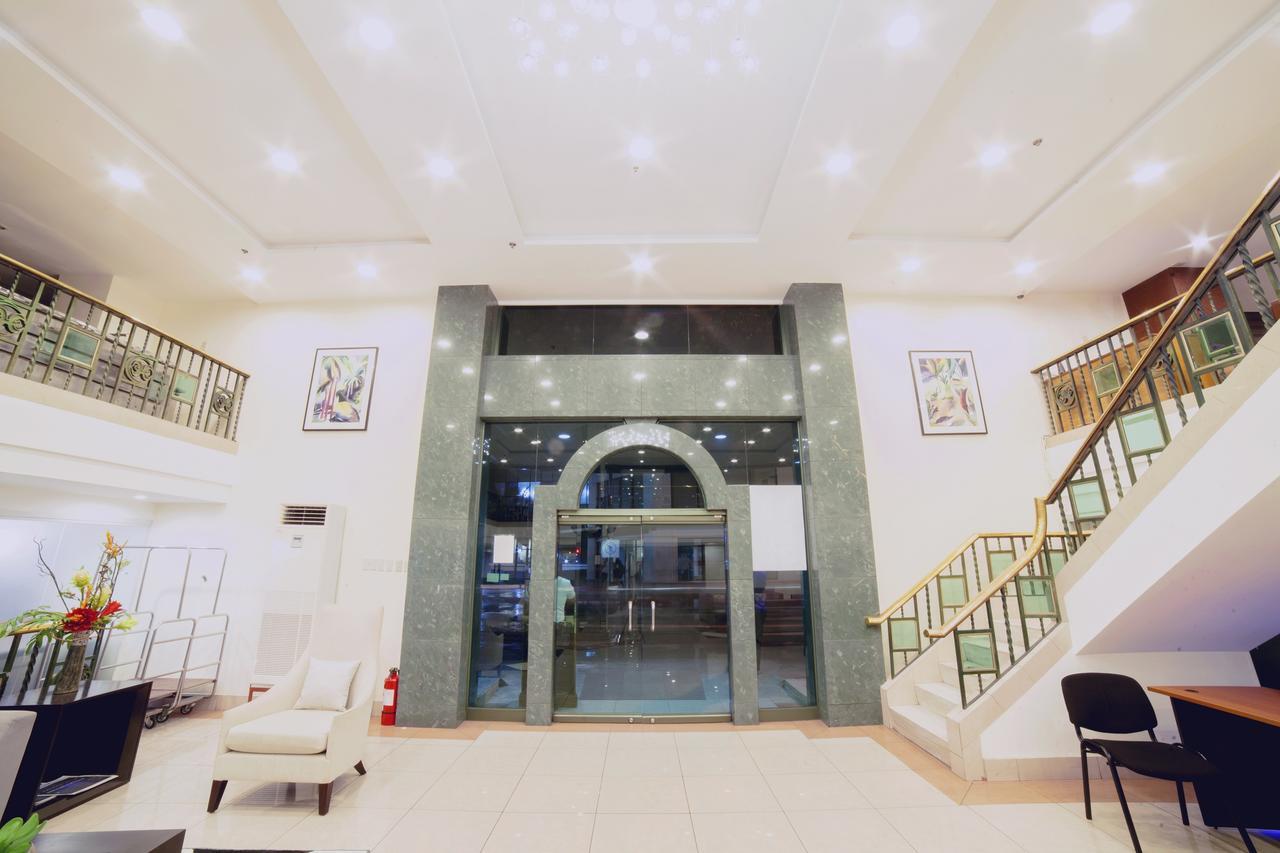 The Charter House Hotel Makati City Екстериор снимка
