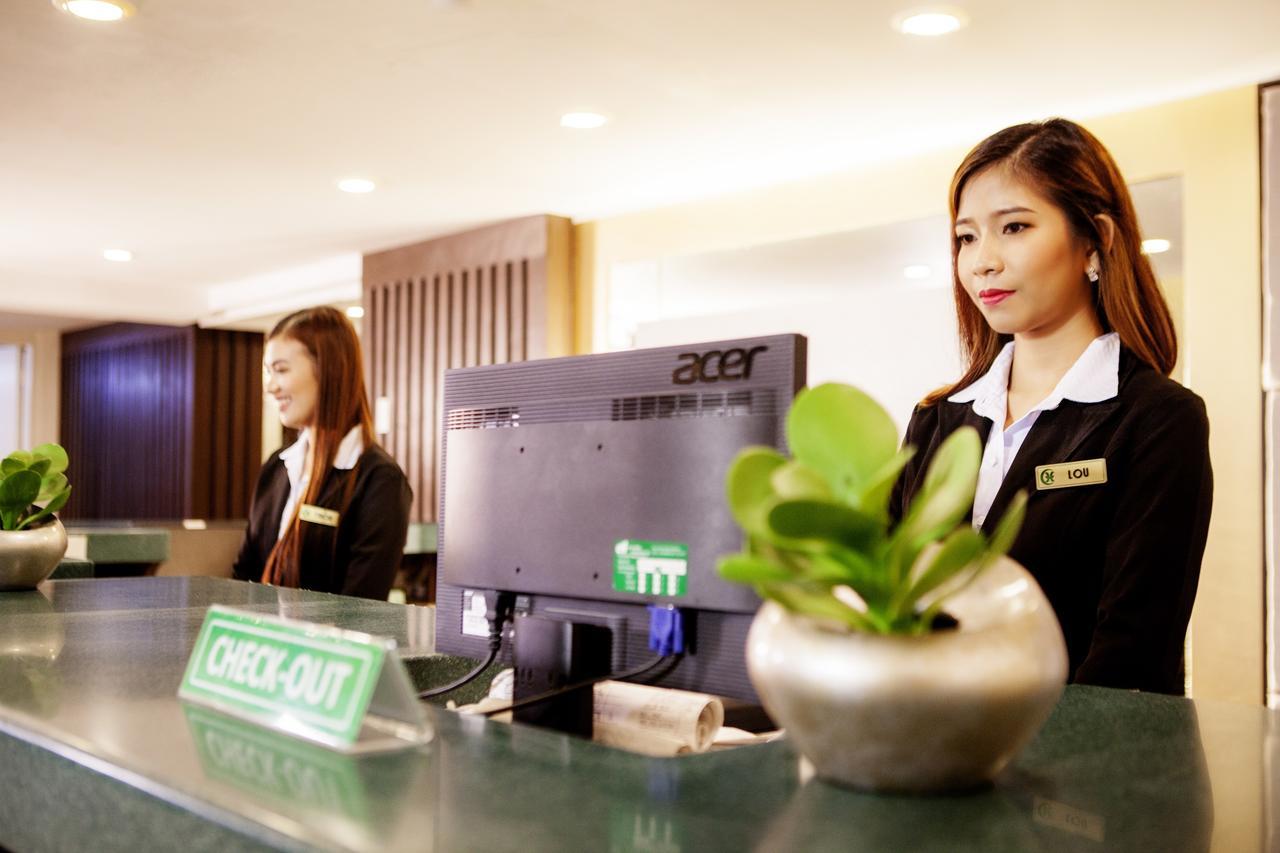 The Charter House Hotel Makati City Екстериор снимка